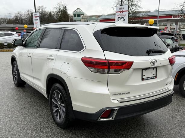 2018 Toyota Highlander XLE - No Accidents, Leather, Navigation, Sunroof image 8