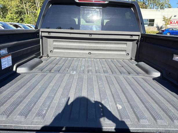 2025 Honda Ridgeline Black Edition image 8