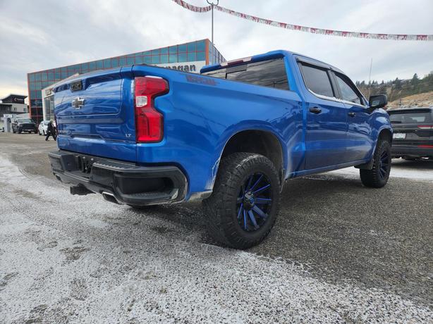 2023 Chevrolet Silverado 1500 LT Trail Boss image 3