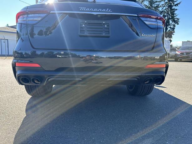 2022 Maserati Levante Modena image 5