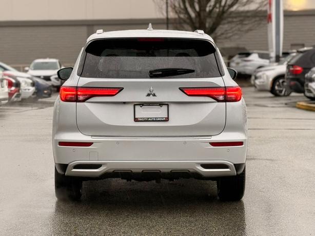 2024 Mitsubishi Outlander PHEV LE - Navigation, MultiView Cameras, Power Liftgat image 7