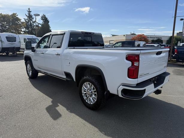 2022 Chevrolet Silverado 3500 High Country image 3