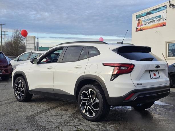 2024 Chevrolet Trax FWD 4dr 2RS image 4