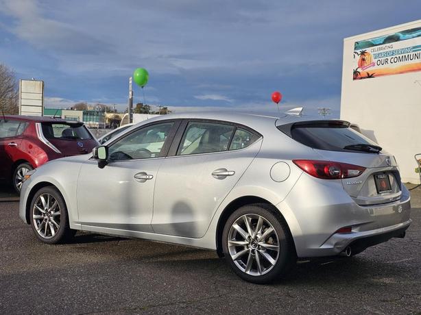 2018 Mazda3 Sport GT Auto image 4