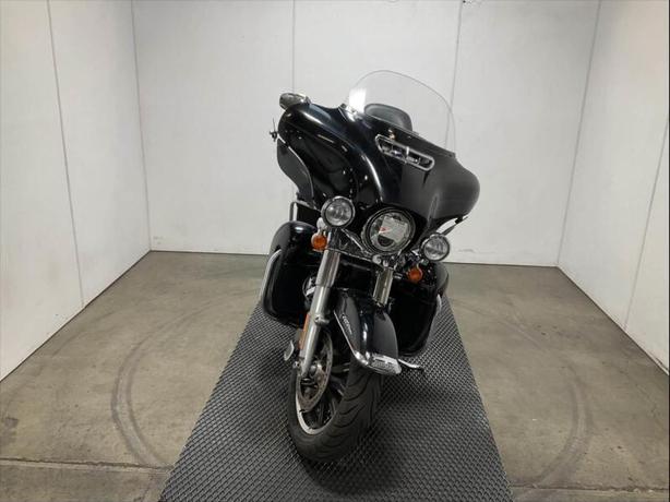 2017 Harley-Davidson Flhtcu Electra Glide Ultra Classic Motorcycle image 2