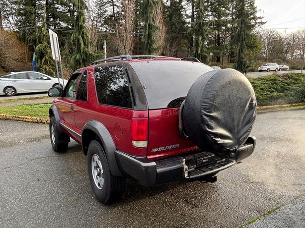 2000 Chevrolet  Blazer LS 2 Dr new AC power options very clean no rust. image 7