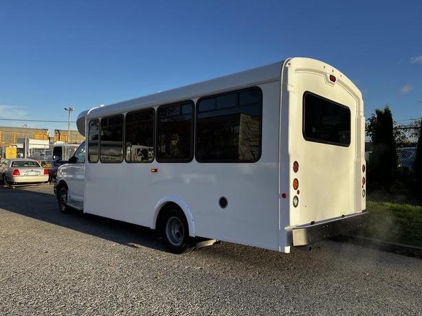 2017 Chevrolet Express G4500 22 Passenger with Wheelchair Ramp OFF ROAD USE ONLY image 7
