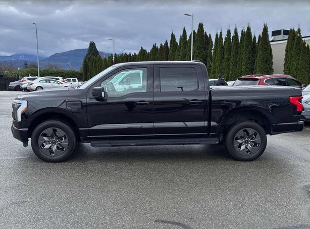 2023 Ford F-150 Lightning XLT 4WD SuperCrew 5.5' Box | Heated Seats! image 4