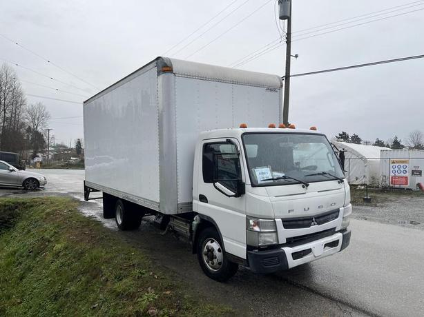 2012 Mitsubishi Fuso FE 18 Foot Cube Van Diesel image 8