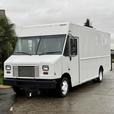 2018 Ford E-450 18 Foot Step Van with Rear Shelving thumbnail image 4