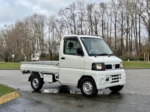 2009 Nissan Clipper 4x4 JDM Kei Truck 660cc Manual Hi/Lo image 1