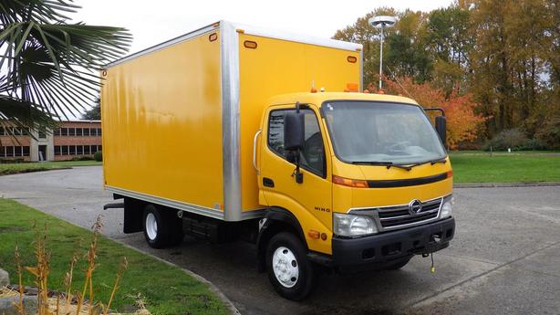 2009 Hino 145 14 Foot Cube Van 3 Seater Diesel image 1