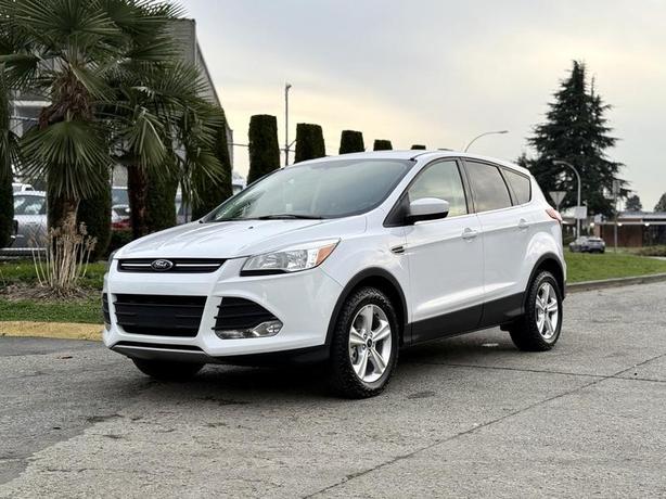 2014 Ford Escape SE 4WD Compact SUV image 4