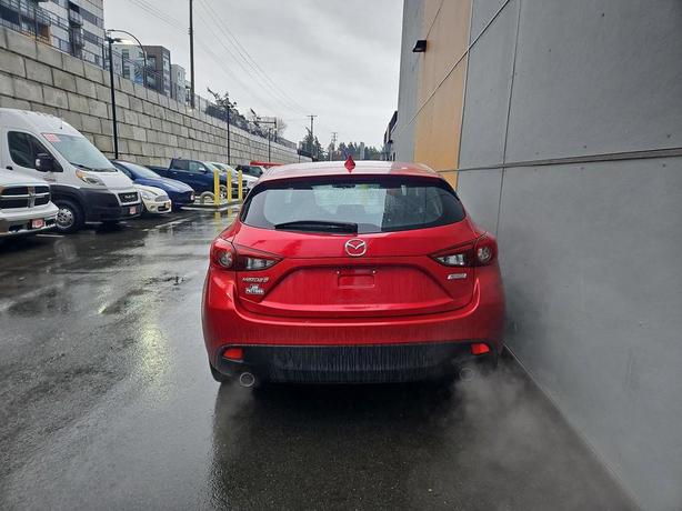 2015 Mazda3 GT | No Reported Accidents! image 5