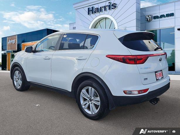 2017 Kia Sportage LX FWD | Heated Seats | Bluetooth! image 4