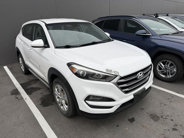 2017 Hyundai Tucson Base KEYLESS ENTRY! POWER OPTIONS! BACKUP CAMERA! image 1