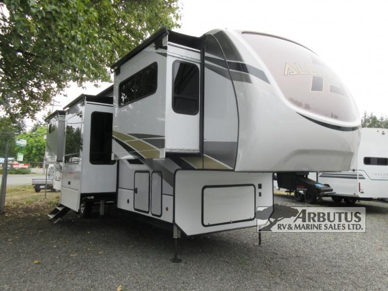 Used 2022 Alliance RV Paradigm 385FL display photo