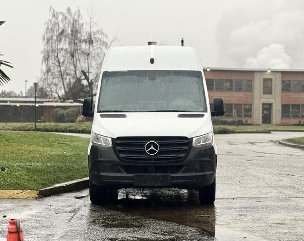 2019 Mercedes-Benz Sprinter 2500 High Roof Cargo Van with Rear Shelving image 3