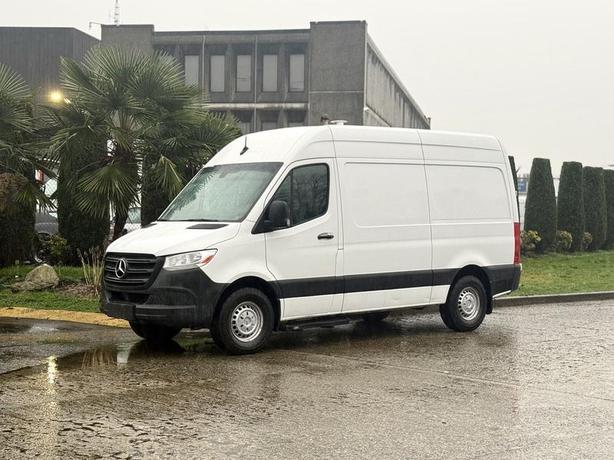 2019 Mercedes-Benz Sprinter 2500 High Roof Cargo Van with Rear Shelving image 5