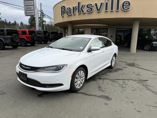 2017 Chrysler 200 LX image 1