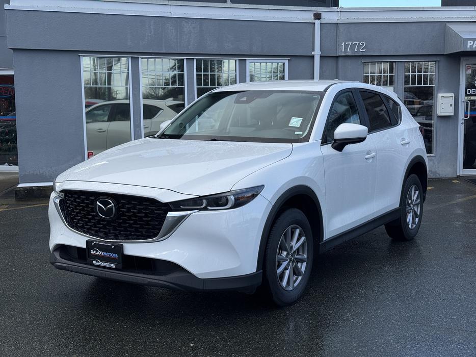 2024 Mazda CX-5 GS AWD - BC Local, Back Up Camera & Heated Seats display photo