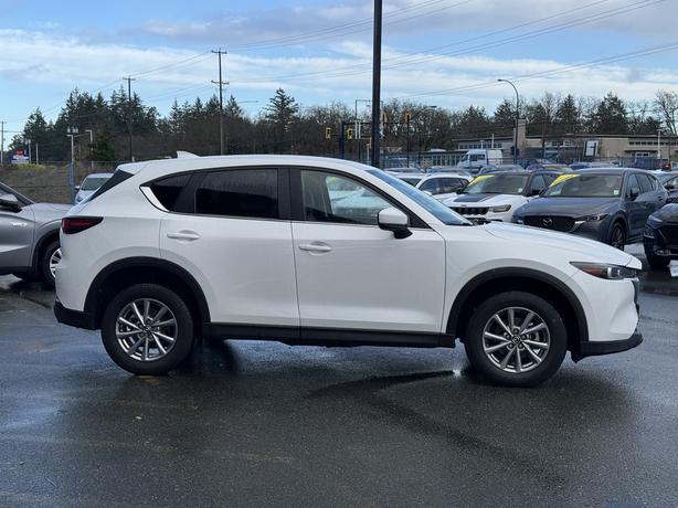 2024 Mazda CX-5 GS AWD - BC Local, Back Up Camera & Heated Seats image 5