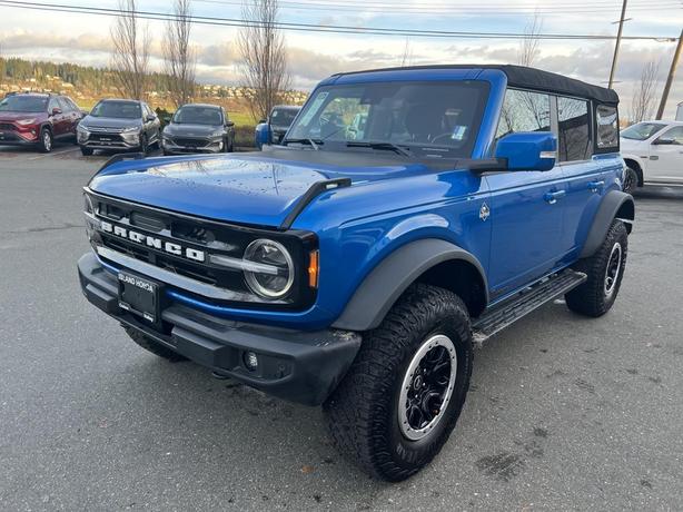 2023 Ford Bronco Outer Banks image 3