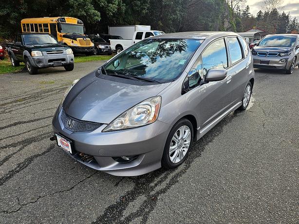2010 Honda  Fit Sport image 2