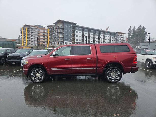 2022 RAM 1500 Limited 4x4 Crew Cab 5'7 Box | Panoramic Sunroof! image 3