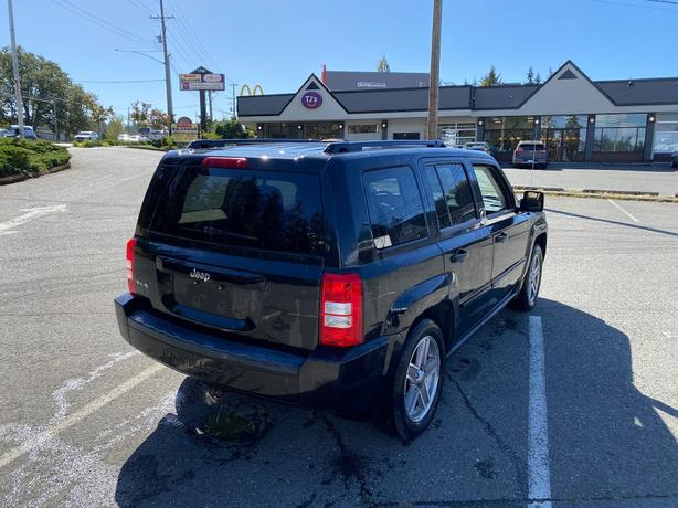 2008 Jeep  Patriot Vehicle AS IS Sport 5 speed manual AS IS image 5