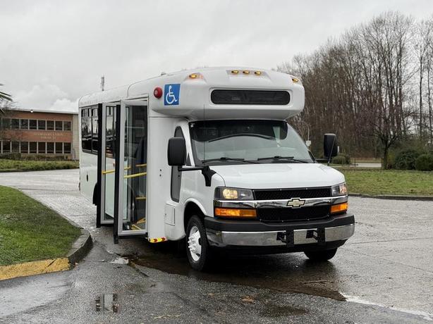 2013 Chevrolet Express G4500 21-Passenger Diesel Bus with Wheelchair Ramp image 2