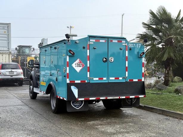 2017 Ford F-550 XL Super Duty Service Truck image 8