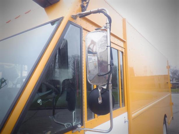 2008 Freightliner MT45 Chassis Cargo Step Van Rear Shelving Diesel image 4