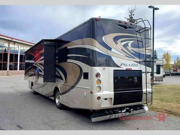 Used 2014 Thor Motor Coach PALAZZO 35.1 image 6