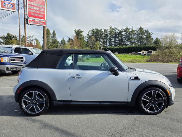 2014 Mini Convertible image 8