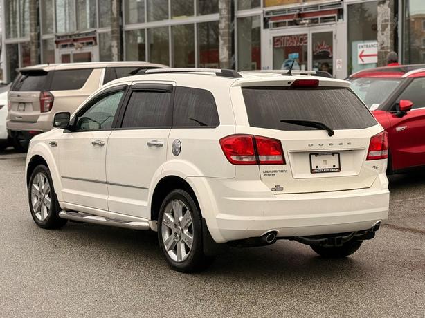 2011 Dodge Journey AWD 4dr R-T image 7