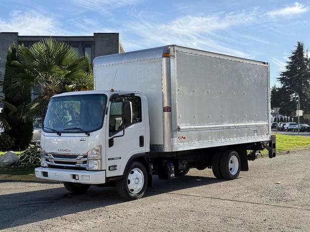 2016 Isuzu NRR 16-Foot Cube Van with Power Tailgate - Diesel image 4