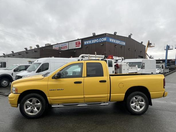 2005 Dodge Ram 1500 Crew Cab 4WD image 2