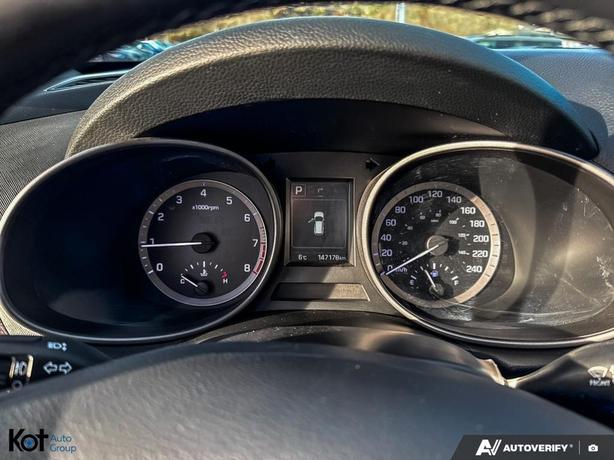 2018 Hyundai Santa Fe Sport Luxury LEATHER! POWER DRIVERS! HEATED SEATS! NO ACCI image 8