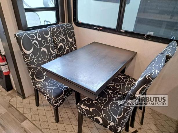 Used 2022 Keystone RV Montana High Country 331RL image 8