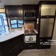 Used 2016 Dutchmen RV Kodiak Express 223RBSL thumbnail image 6