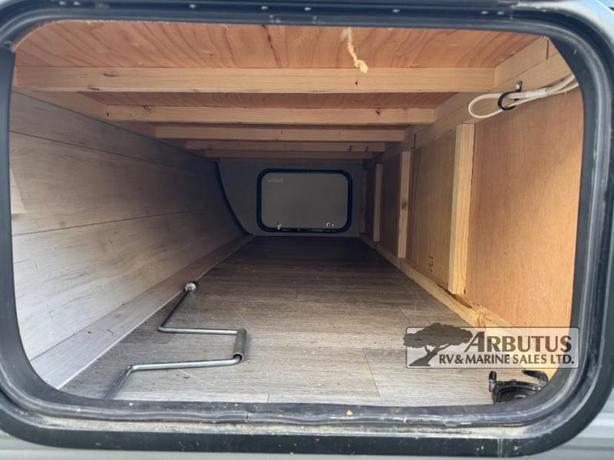 Used 2022 Jayco Jay Flight SLX Western Edition 212QBW image 4