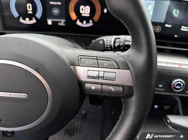 2025 Hyundai Kona Preferred WIRELESS CHARGING! REAR CROSS TRAFFIC! BLINDSPOT! image 8