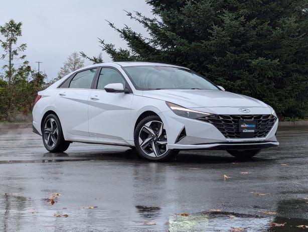 2023 Hyundai Elantra Hybrid Limited - BC Only, Sunroof, Heated Seats image 4