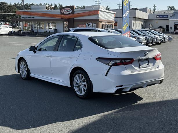 2022 Toyota Camry SE- No Accidents, BC local & Power Seats image 8