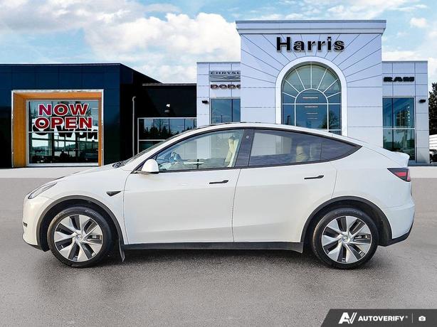2023 Tesla Model Y Long Range AWD | GPS Navigation! image 3