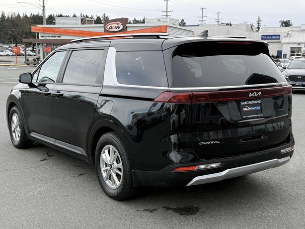 2024 Kia Carnival LX- No Accidents, BC Local & Leather Shift Knob image 8