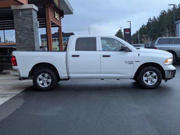 2023 Ram 1500 Classic SLT - 5.7L V8, Crew Cab, Short Bed, 4x4 image 5