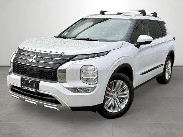 2024 Mitsubishi Outlander image 1