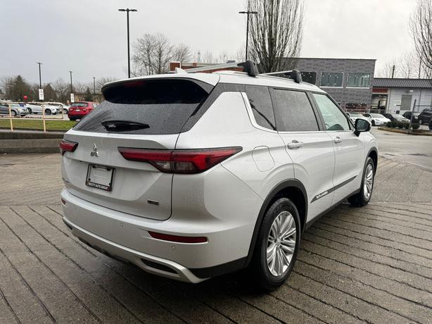 2024 Mitsubishi Outlander image 6